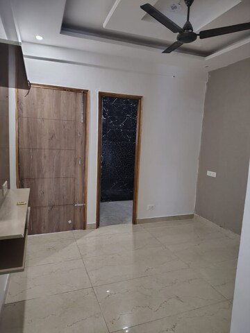 Building Lobby in 3 BHK Builder Floor at Pir Machalla – for Sale