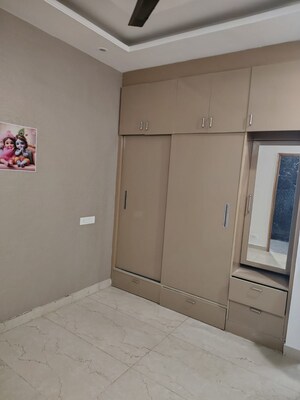 Room in 3 BHK Builder Floor at Pir Machalla – for Sale