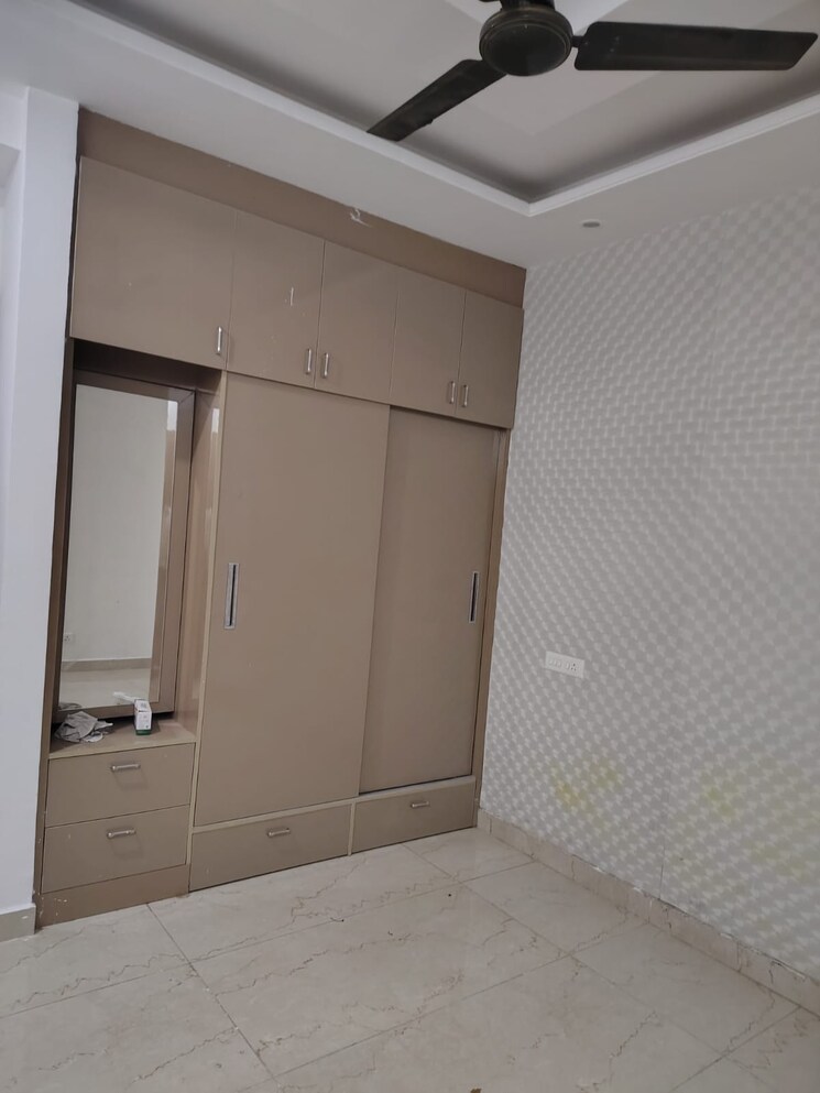 Room, pir machalla 3 Bedroom 1100 Sq.Ft. Builder Floor In Pir Machalla Zirakpur 8881584