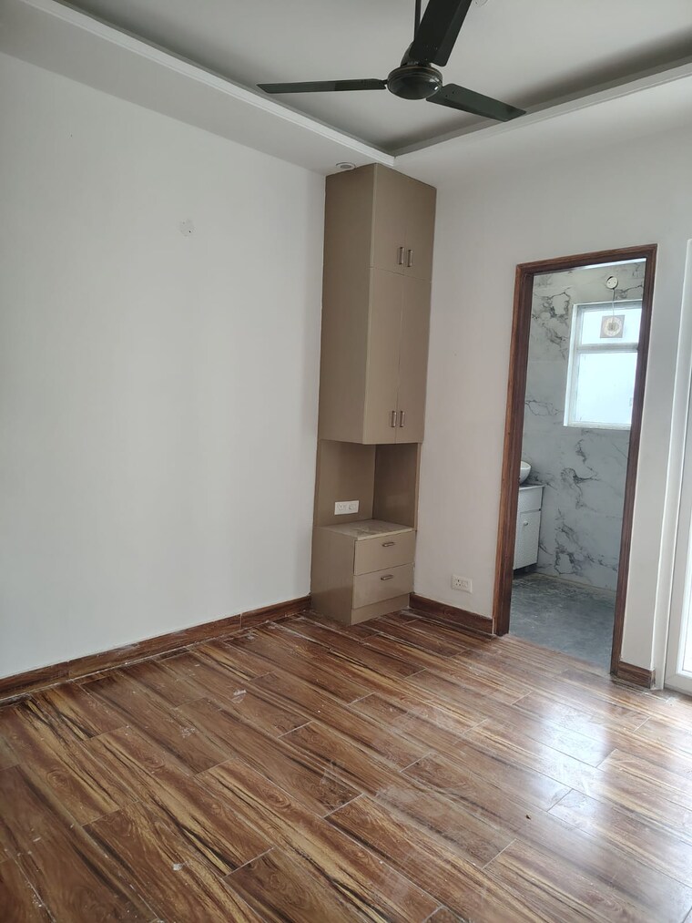 Room, pir machalla 3 Bedroom 1100 Sq.Ft. Builder Floor In Pir Machalla Zirakpur 8881584