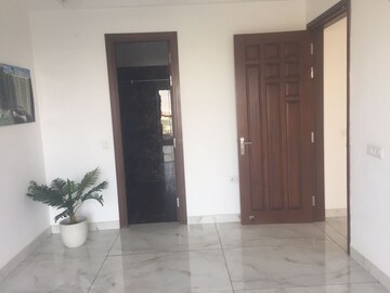 Room in 3.5 BHK Apartment at Ahinsha Naturez Park, Sector 41 – for Sale
