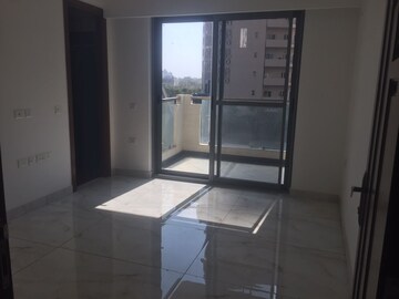 Room in 3.5 BHK Apartment at Ahinsha Naturez Park, Sector 41 – for Sale