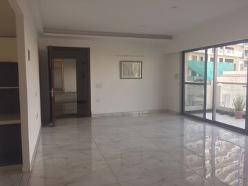 Room in 3.5 BHK Apartment at Ahinsha Naturez Park, Sector 41 – for Sale