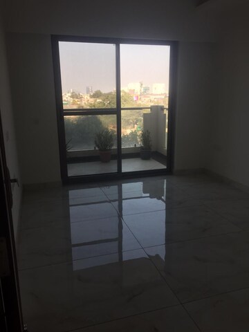 Room in 3.5 BHK Apartment at Ahinsha Naturez Park, Sector 41 – for Sale