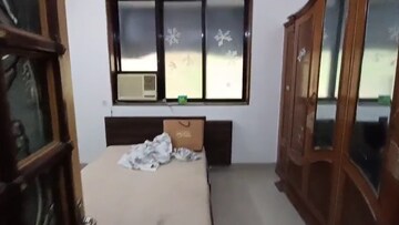 Bedroom in 2 BHK Apartment at Sion – for Rent