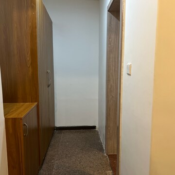 Room in  Pg at Dlf Phase ii – for Rent