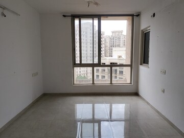 Room in 2 BHK Apartment at Hiranandani Estate Rodas Enclave, Ghodbunder Road – for Rent