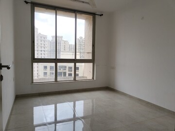 Room in 2 BHK Apartment at Hiranandani Estate Rodas Enclave, Ghodbunder Road – for Rent