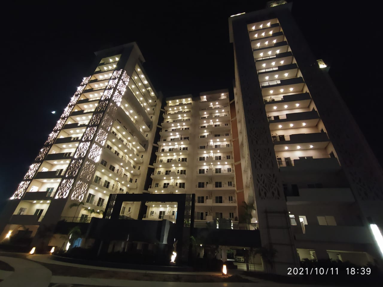 4 BHK + Servant Room Apartment For Sale in Arihant South Winds