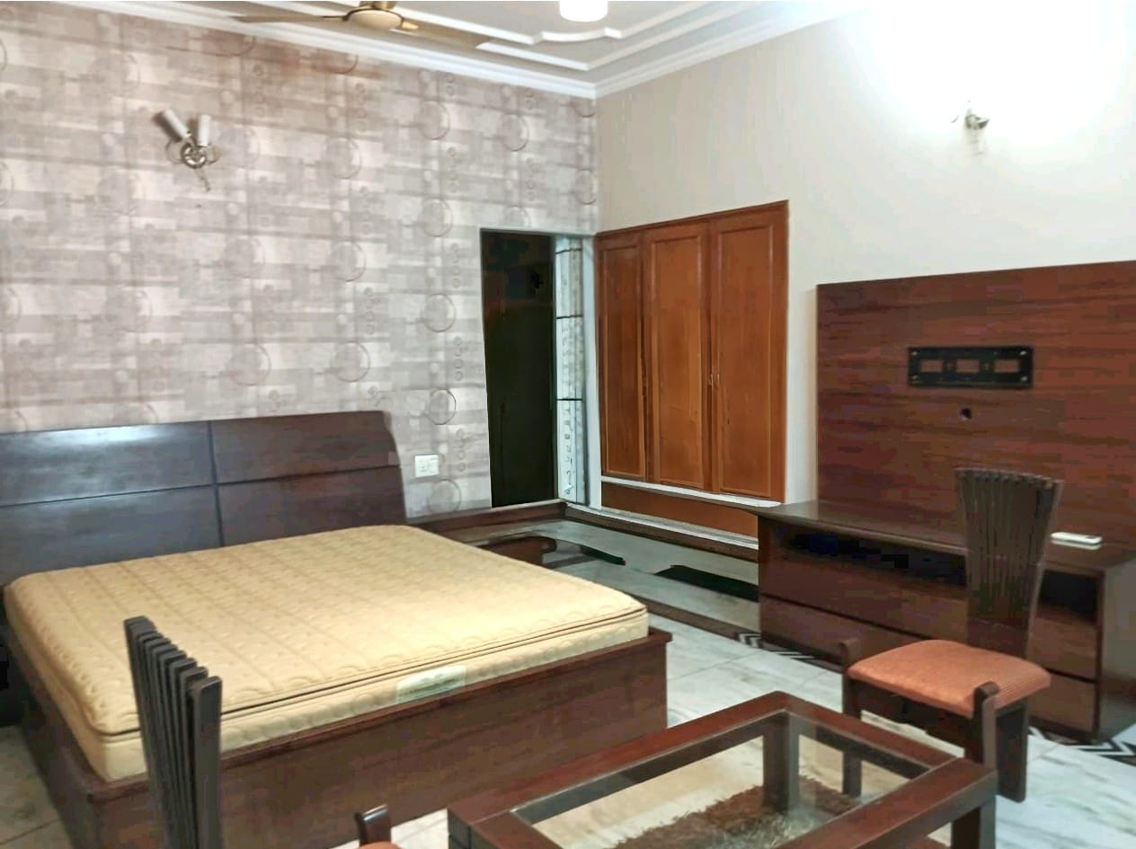 2 BHK Apartment For Rent in Maxblis White House