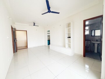Room in 2 BHK Apartment at Prestige Finsbury Park Hyde, Bagaluru – for Rent