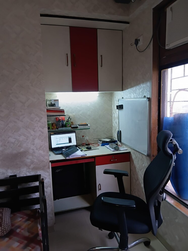 Team Area, lodha-paradise 2 Bedroom 750 Sq.Ft. Apartment In Majiwada Thane 8881581