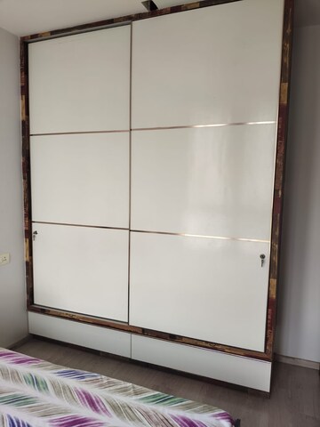 Room in 2 BHK Apartment at Hiranandani Lake Verandahs, Bilekahalli – for Rent