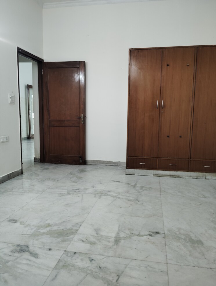Room, sector 50 4 Bedroom 2800 Sq.Ft. Independent House In Sector 50 Noida 8881861
