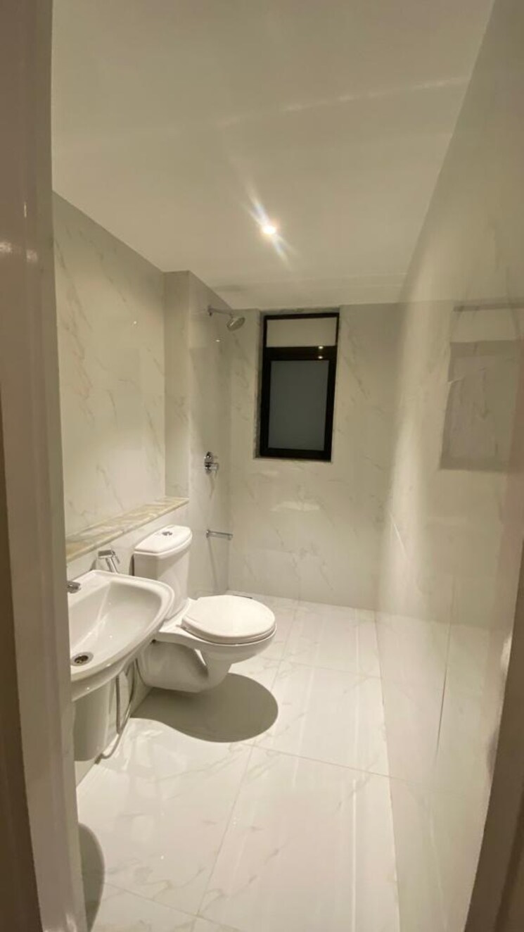 Bathroom, phoenix-tanishq 2 Bedroom 844 Sq.Ft. Apartment In Rambaug Thane 8881871