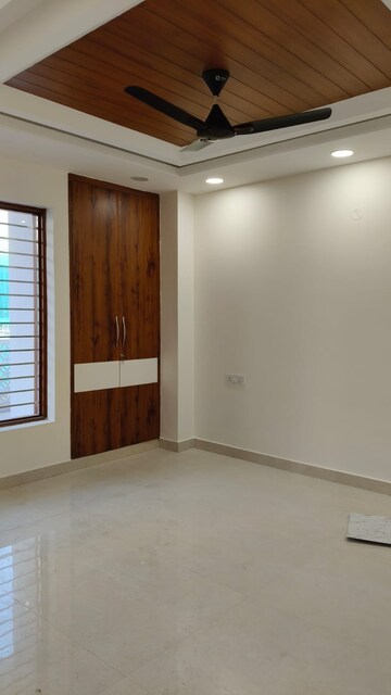 3 BHK Builder Floor For Rent in Sector 14
