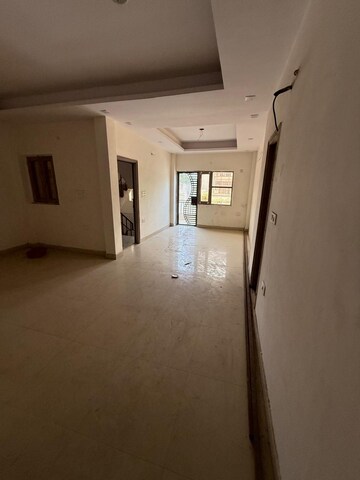 Room in 2 BHK Builder Floor at ARV Park, Sector 63 – for Sale