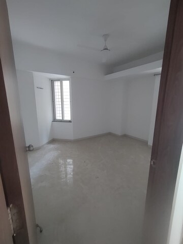 Room in 2 BHK Apartment at Karan Suncoast, Bavdhan – for Rent