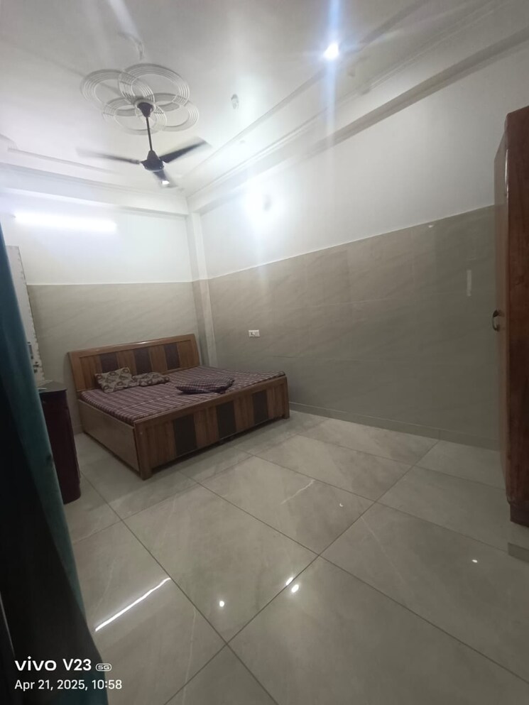 Room, sector 55 3.5 Bedroom 1410 Sq.Ft. Independent House In Sector 55 Noida 8882016