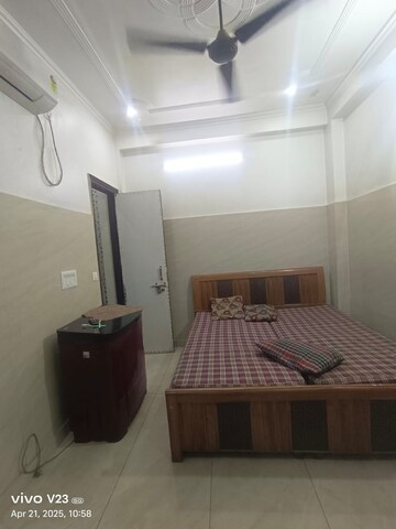 Master Bedroom in 3.5 BHK Independent House at Sector 55 – for Rent