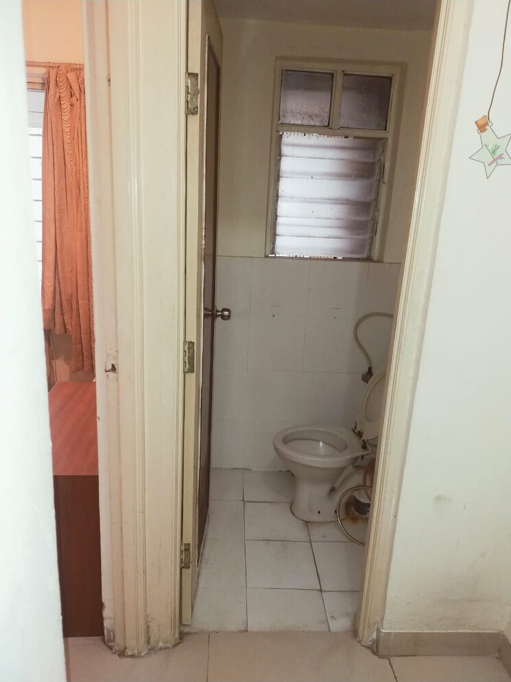 Bathroom, hari-ganga 2.5 Bedroom 1350 Sq.Ft. Apartment In Yerawada Pune 8882000