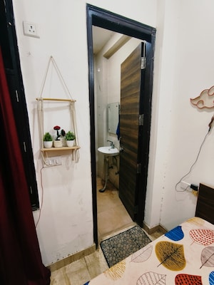 Master Bedroom in 3 BHK Builder Floor at Sector 57 – for Sale