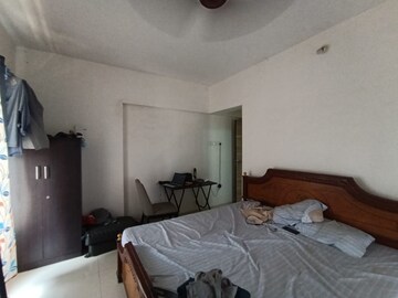 Bedroom in 3 BHK Apartment at Shakti Enclave Phase 2, Malad West – for Rent
