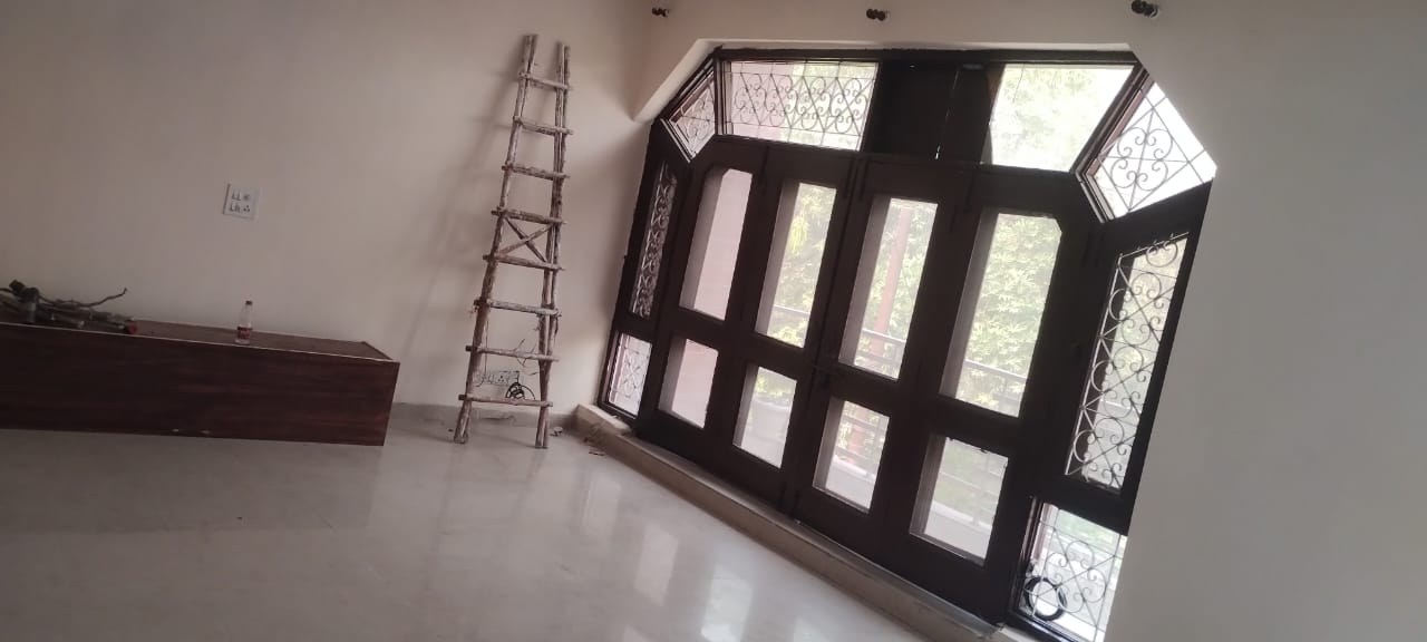 3 BHK Builder Floor For Rent in RWA Apartments Sector 50