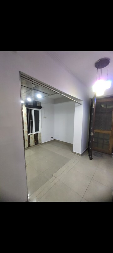 Room in 3 BHK Apartment at Gaurs Cascades, Raj Nagar Extension – for Rent