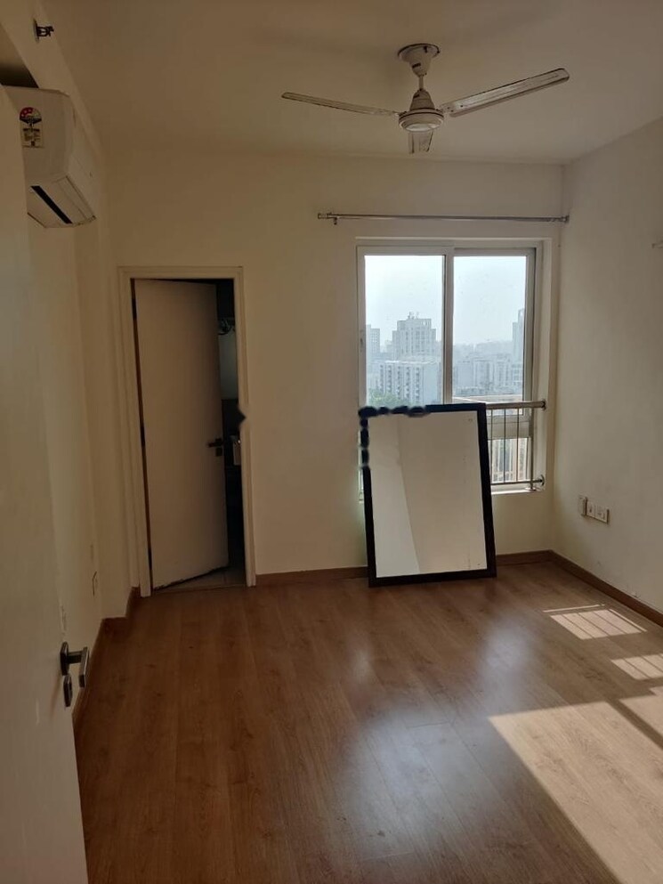 Room, dlf-regal-gardens 3 Bedroom 1745 Sq.Ft. Apartment In Sector 90 Gurgaon 8882069