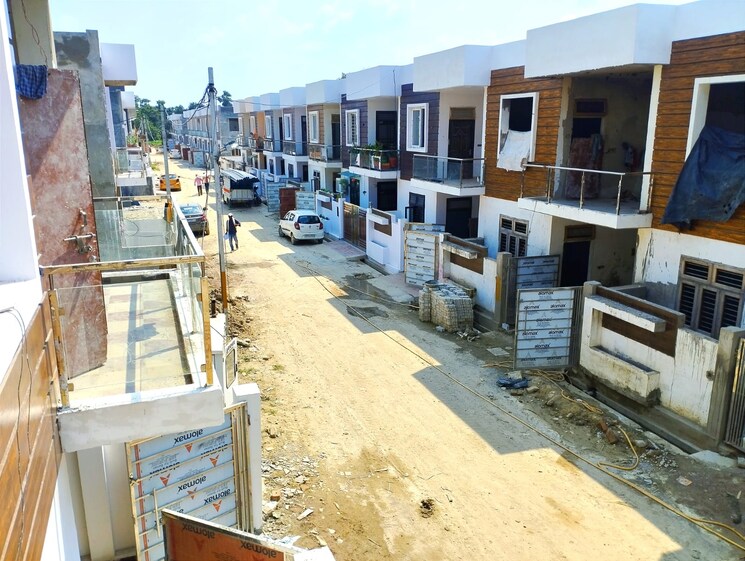 Balcony, bijnor road 3 Bedroom 1550 Sq.Ft. Independent House In Bijnor Road Lucknow 8882098