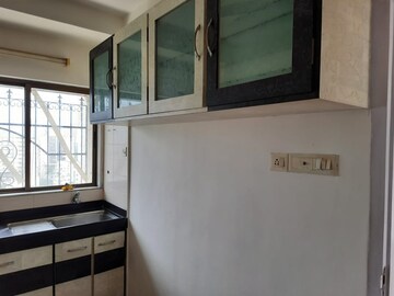 Room in 3 BHK Apartment at Swami Tower, Chembur – for Rent