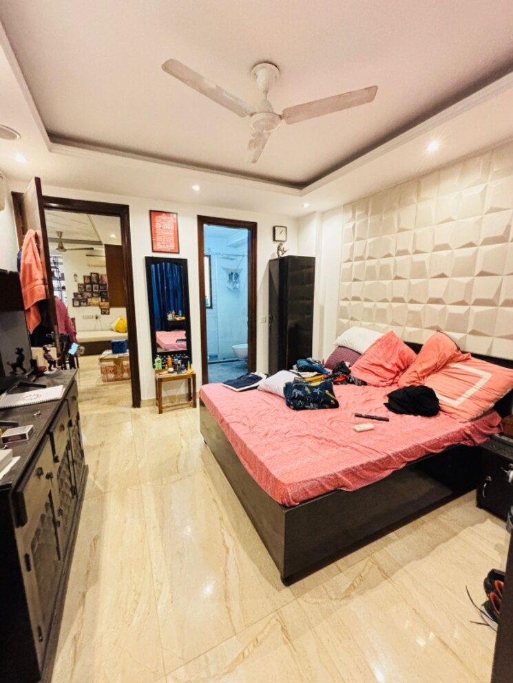 Bedroom, sector 67 3 Bedroom 251 Sq.Yd. Builder Floor In Sector 67 Gurgaon 8882182