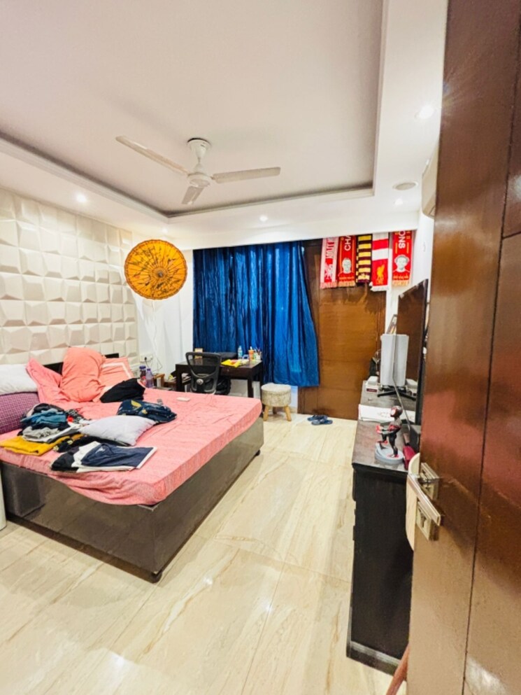 Bedroom, sector 67 3 Bedroom 251 Sq.Yd. Builder Floor In Sector 67 Gurgaon 8882182