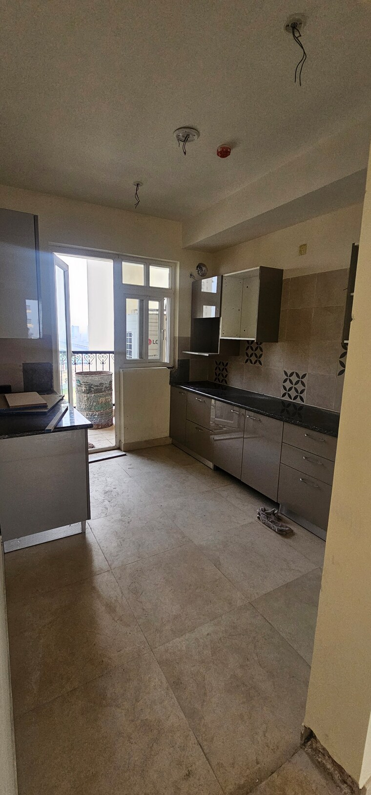 Kitchen, smart-world-gems 2.5 Bedroom 1204 Sq.Ft. Apartment In Sector 89 Gurgaon 8882176