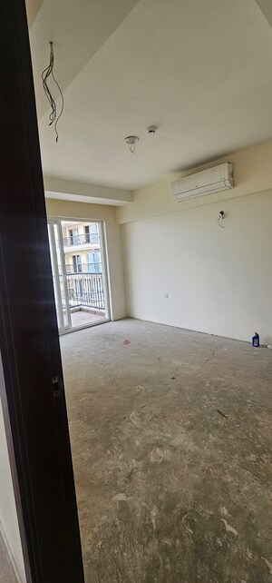 Furnished Amenities in 2.5 BHK Apartment at Smart World Gems, Sector 89 – for Sale