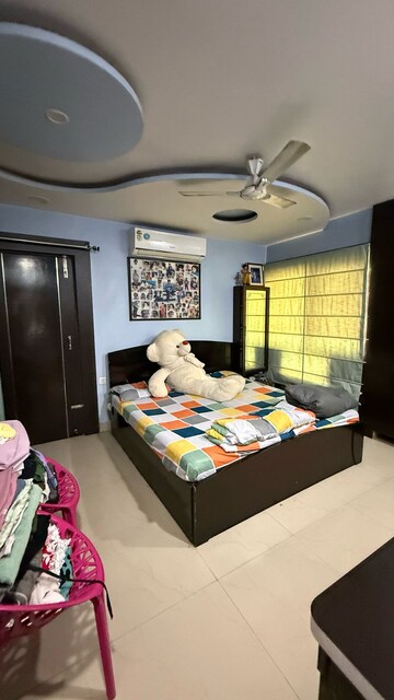 Bedroom in 3 BHK Apartment at Alaknanda Apartment Gomti Nagar, Gomti Nagar – for Sale