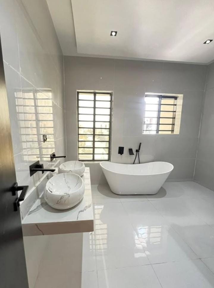 3 BHK + Pooja Room,Extra Room Builder Floor For Sale in Building Floor 