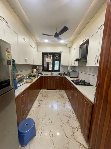 Kitchen in 3 BHK Builder Floor at Unitech South City 1, South City 1 – for Sale