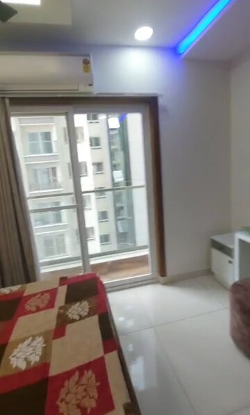 Room in 3 BHK Apartment at Sumadhura Horizon, Kondapur – for Rent