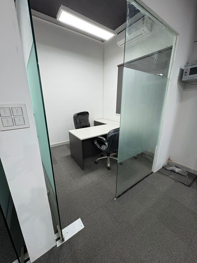 Team Area, sector 63 Commercial Office Space 1000 Sq.Ft. In Sector 63 Noida 8882355
