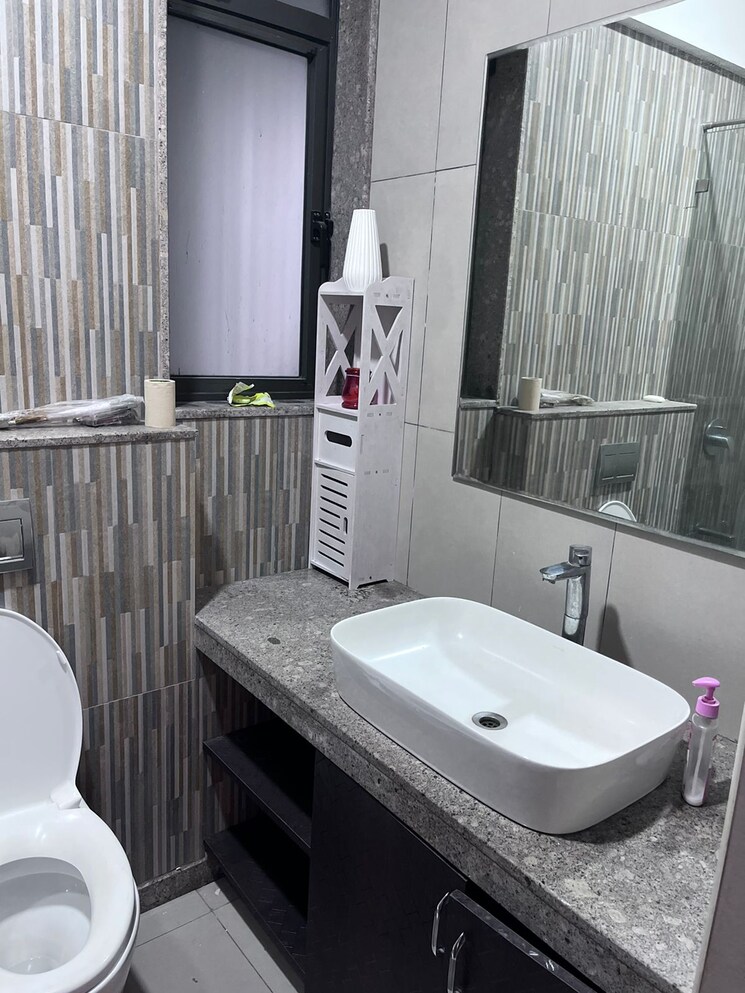 Bathroom, shapoorji-pallonji-vicinia 2 Bedroom 888 Sq.Ft. Apartment In Powai Mumbai 8882379