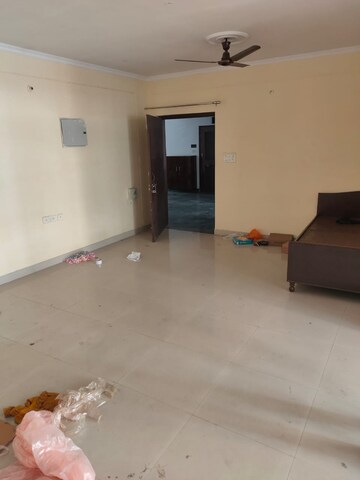 Room in 3 BHK Apartment at RHB Dwarka Residency, Mansarovar – for Rent