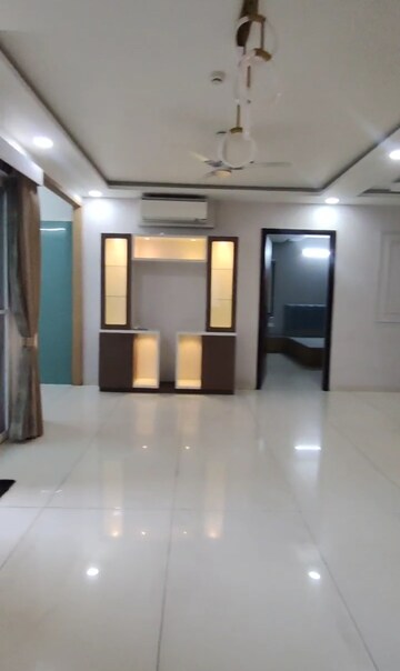 Room in 3 BHK Apartment at Madhapur – for Rent