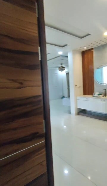 Room in 3 BHK Apartment at Madhapur – for Rent
