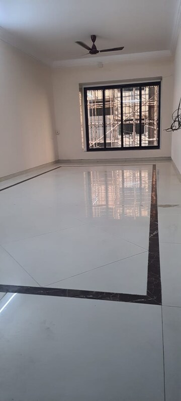 Room in 3 BHK Apartment at Union Park, Chembur – for Rent