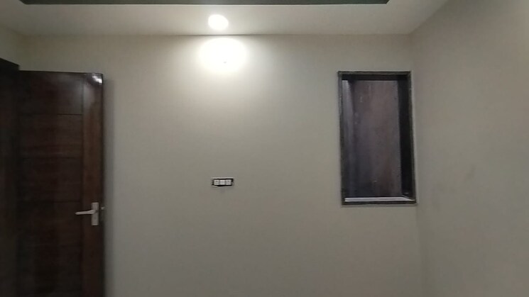 Room, burari 3.5 Bedroom 900 Sq.Ft. Builder Floor In Burari Delhi 8882455