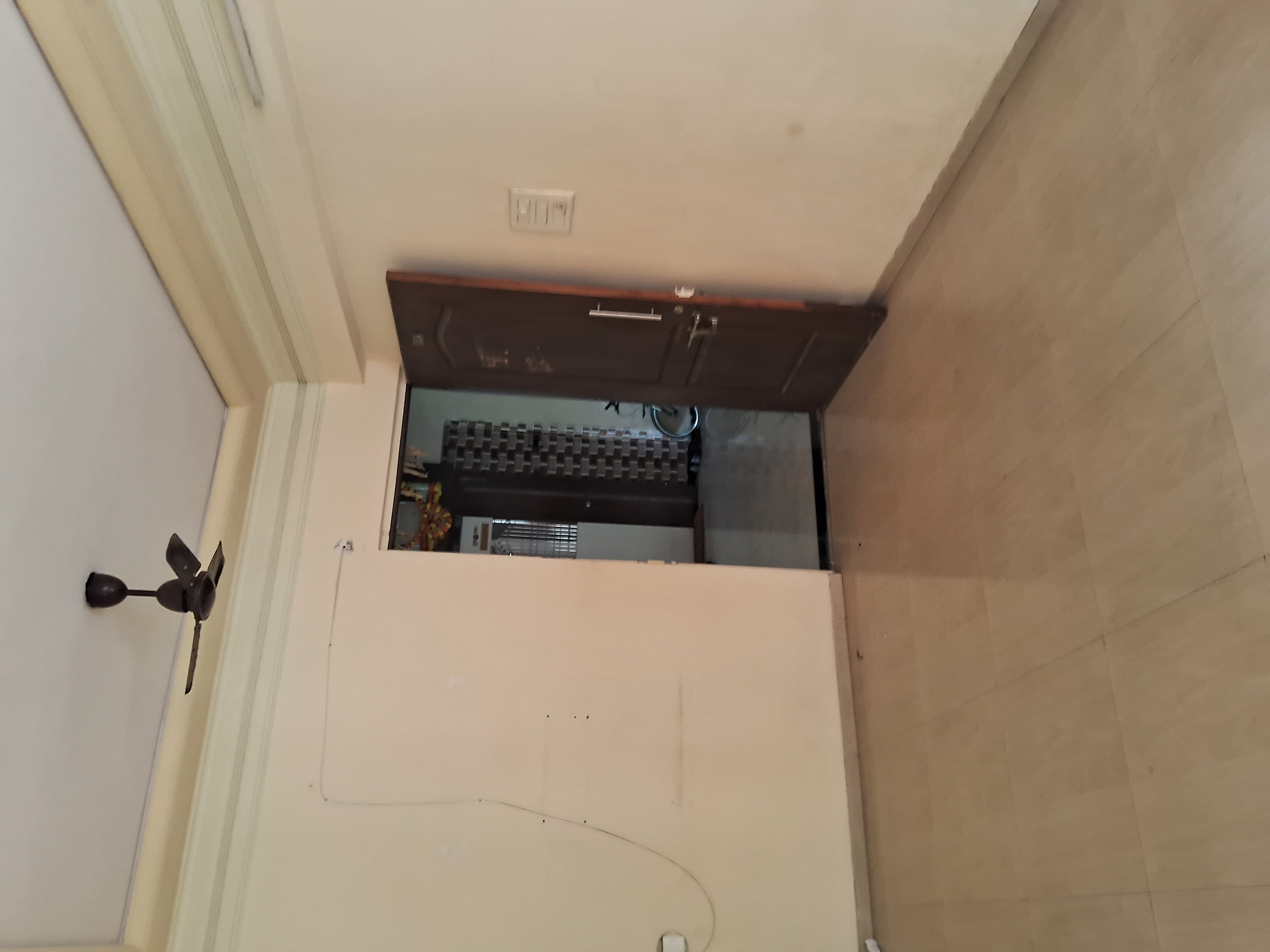 1 BHK Apartment For Rent in New Krishna Tower