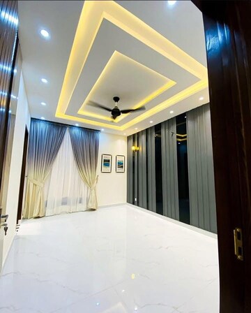 Building Lobby in 2 BHK Builder Floor at Sector 31 – for Rent