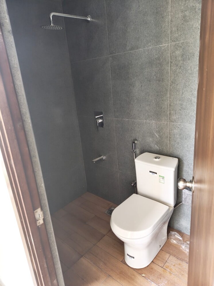 Bathroom, kalpataru-paramount 2 Bedroom 527 Sq.Ft. Apartment In Kapur Bawdi Thane 8882517